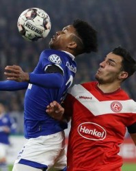  沙尔克04深陷降级区，高层紧急会议商讨对策  