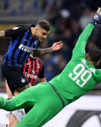  里昂德比战遭遇绝杀，十人应战力拼至补时阶段  