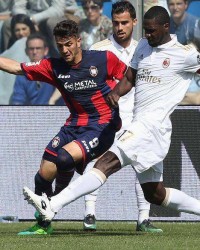 壹号娱乐- 萨索洛黑马姿态搅局，连斩强队稳居前六  