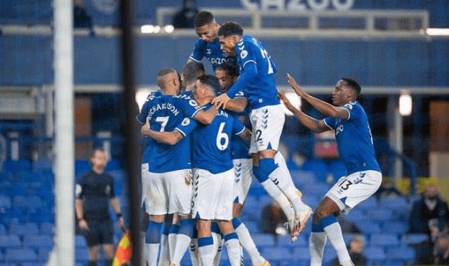 里昂锋线全面开花助力球队重返争冠行列