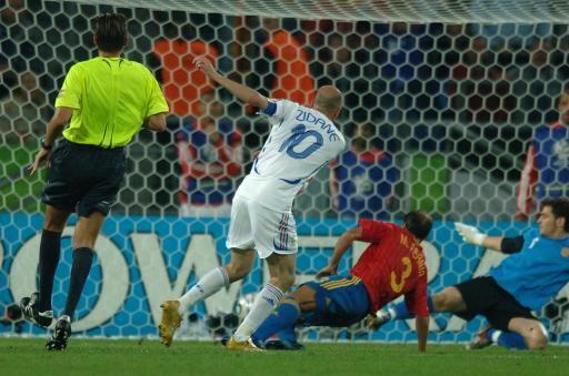  波尔多老将任意球直接破门锁定胜局