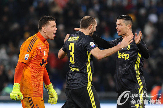  奥格斯堡替补奇兵建功，补时绝平保留保级悬念  