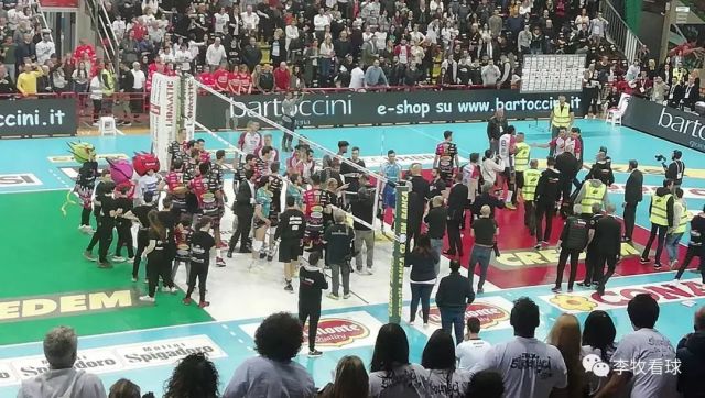  佩鲁贾百年庆典遭重创，惨败宿敌引球迷倒戈