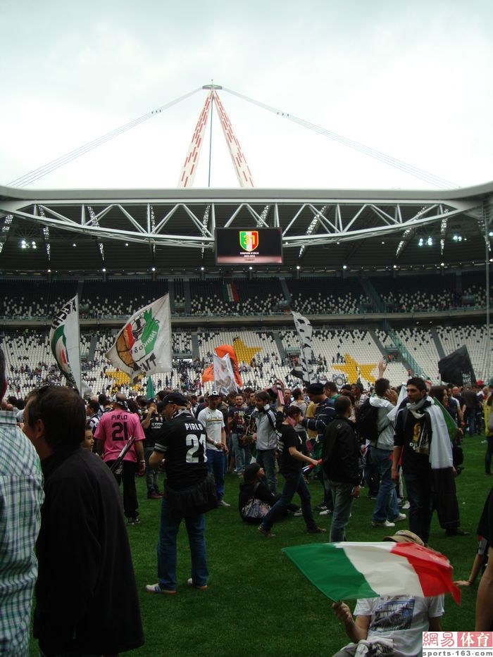  科隆保级关键战告捷，球迷庆祝引发骚乱  